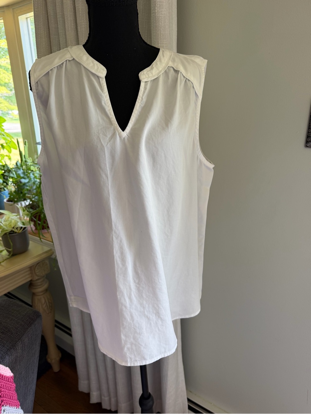Fever White Sleeveless Notch-Neck Top